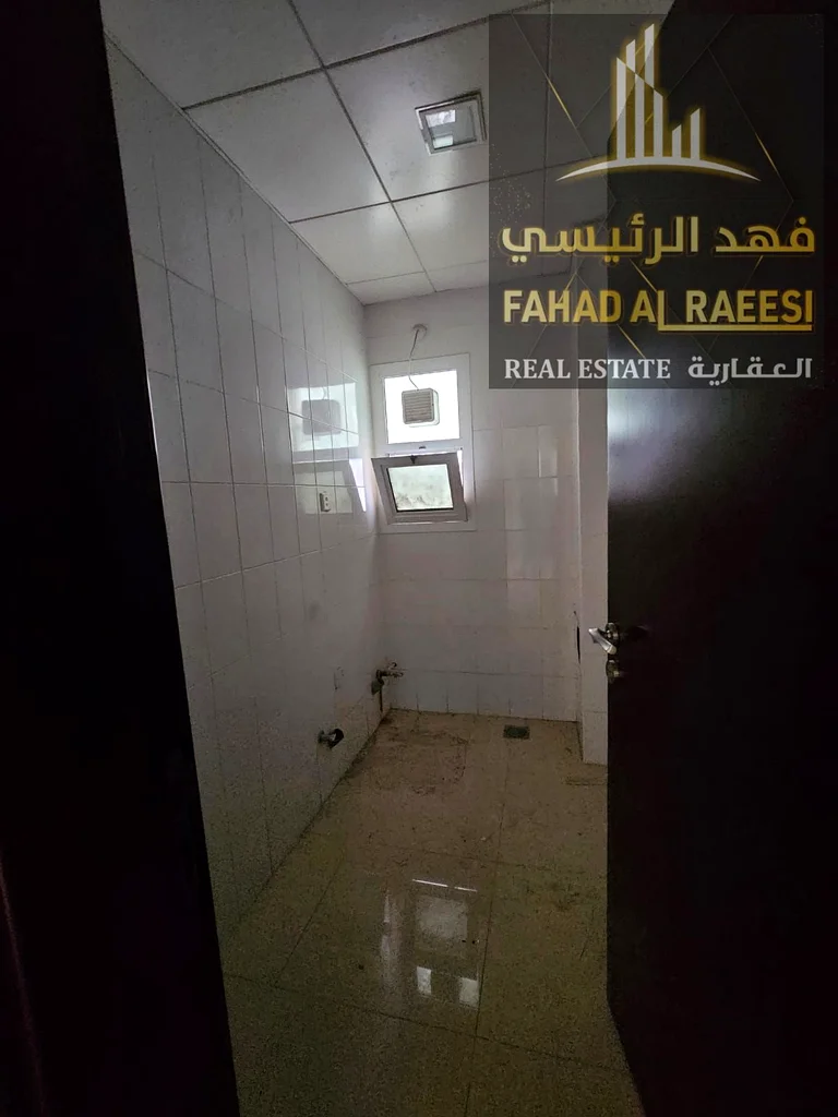 عش في فخامة في فيلا حديثة ذات تشطيبات عالية الجودة وموقع هادئ.63715024967169111