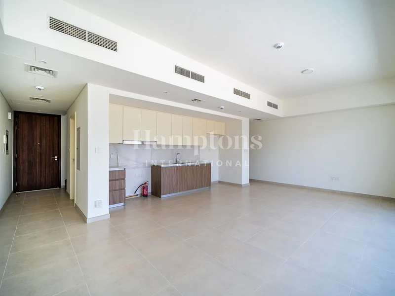 Straight Line Kitchen | Single Row | Near The Gate63807792580865113