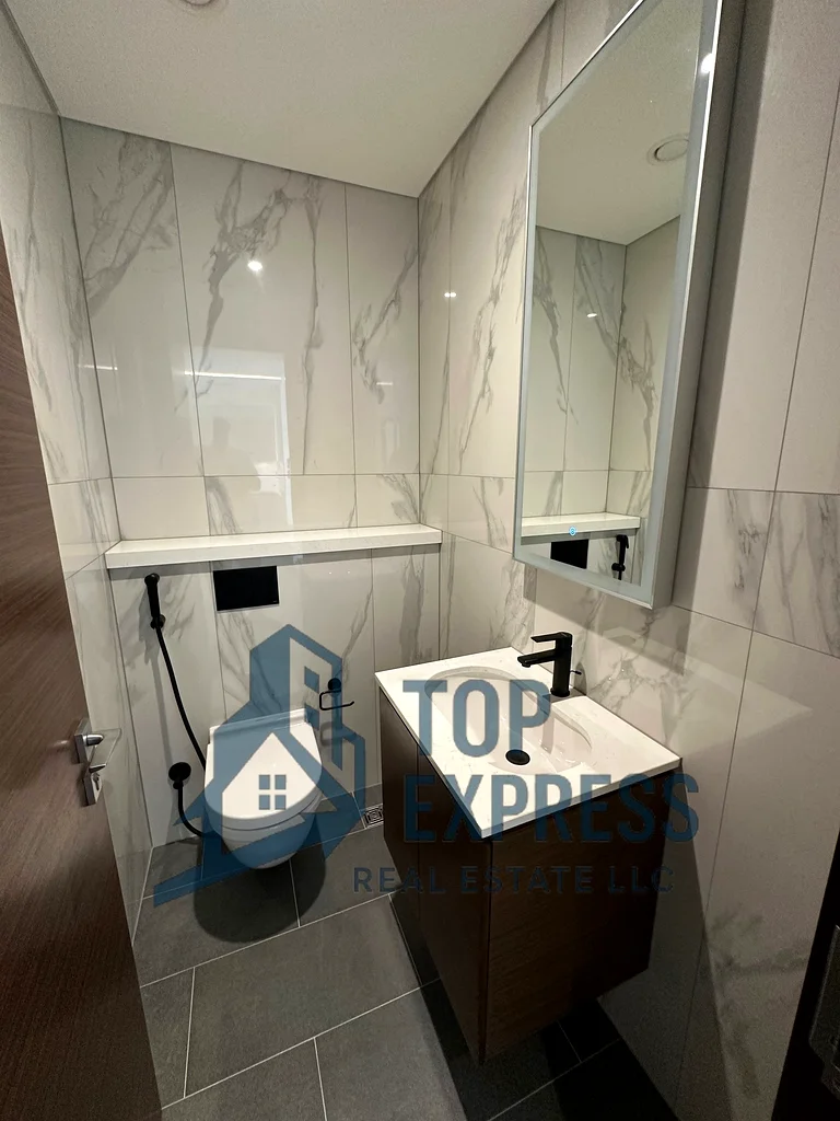 شقة رائعة من 3 غرف نوم + غرفة خادمة مع مطبخ جميل وإطلالات مذهلة63758843780738112