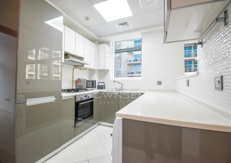 Vacant | Unfurnished | Corner Unit63941967340161112