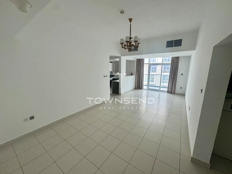 Vacant | Unfurnished | Corner Unit63941967340161110