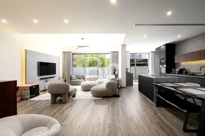 Reduced Today |Fully Extended | Vacant On Transfer64045227730690112