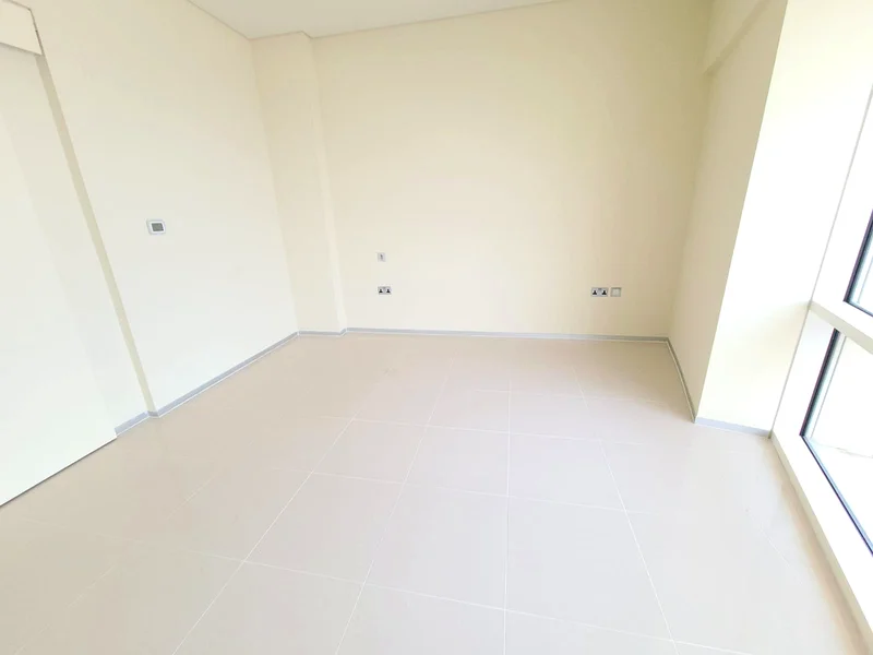 شقة كبيرة بغرفة نوم واحدة متاحة على طريق الشيخ زايد على بعد دقيقتين سيرًا من محطة المترو63746130581506113