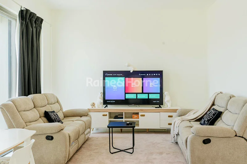 Single Row | Near Pool and Gym | Corner Unit63805749428738112