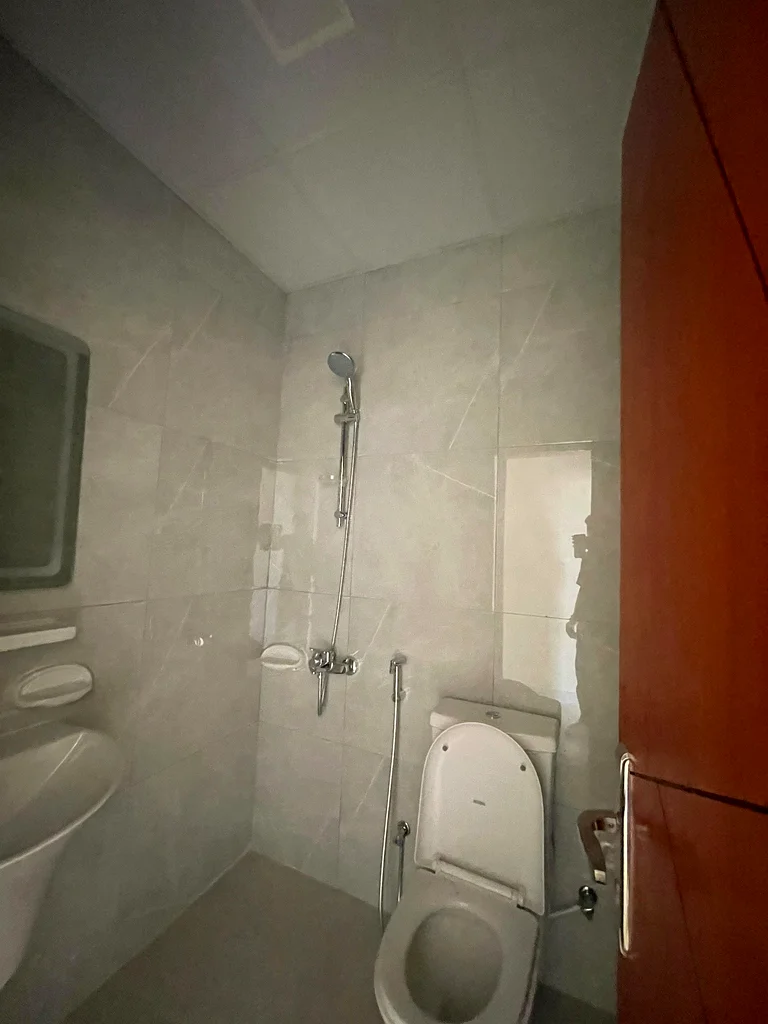 A room and a hall with 3 bathrooms with a balcony, an excellent, open and high view, the first resident, super deluxe finishing, a master room with an63713506124163112