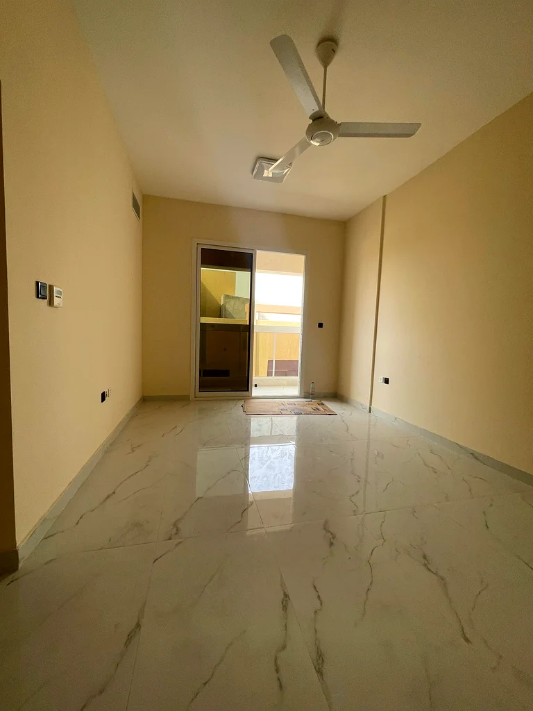 A room and a hall with 3 bathrooms with a balcony, an excellent, open and high view, the first resident, super deluxe finishing, a master room with an63713506124163110