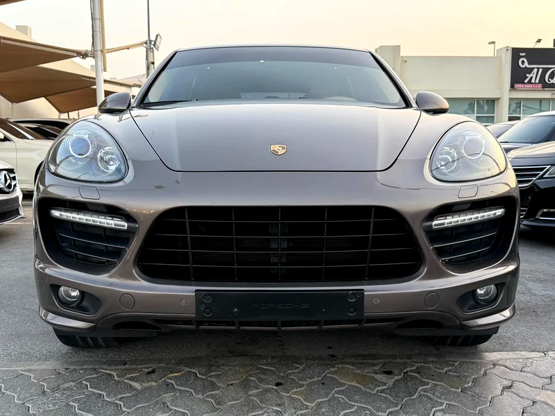 For sale Porsche Cayenne 2013 Gulf model GTS full agency paint two keys first owner very clean no expenses needed63699038732290110