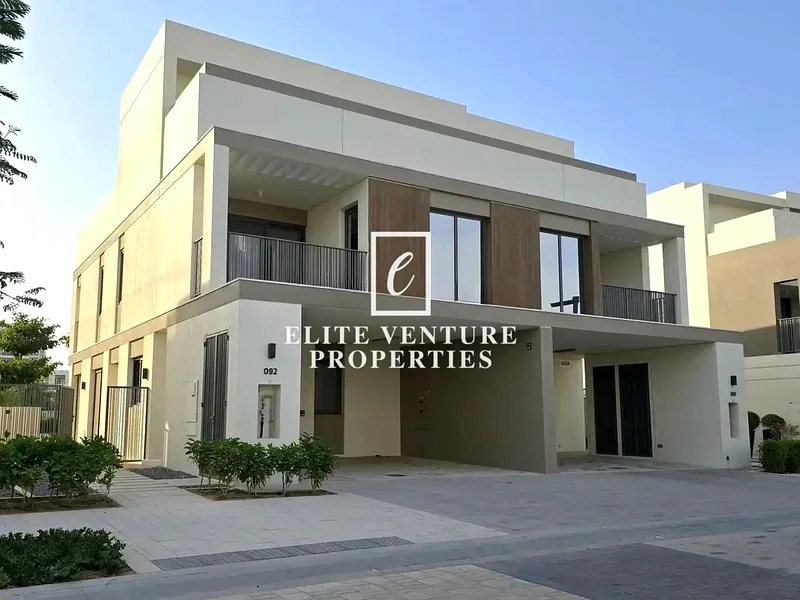 تاون هاوس | تخطيط ضخم | موقع متميز63806793614339110