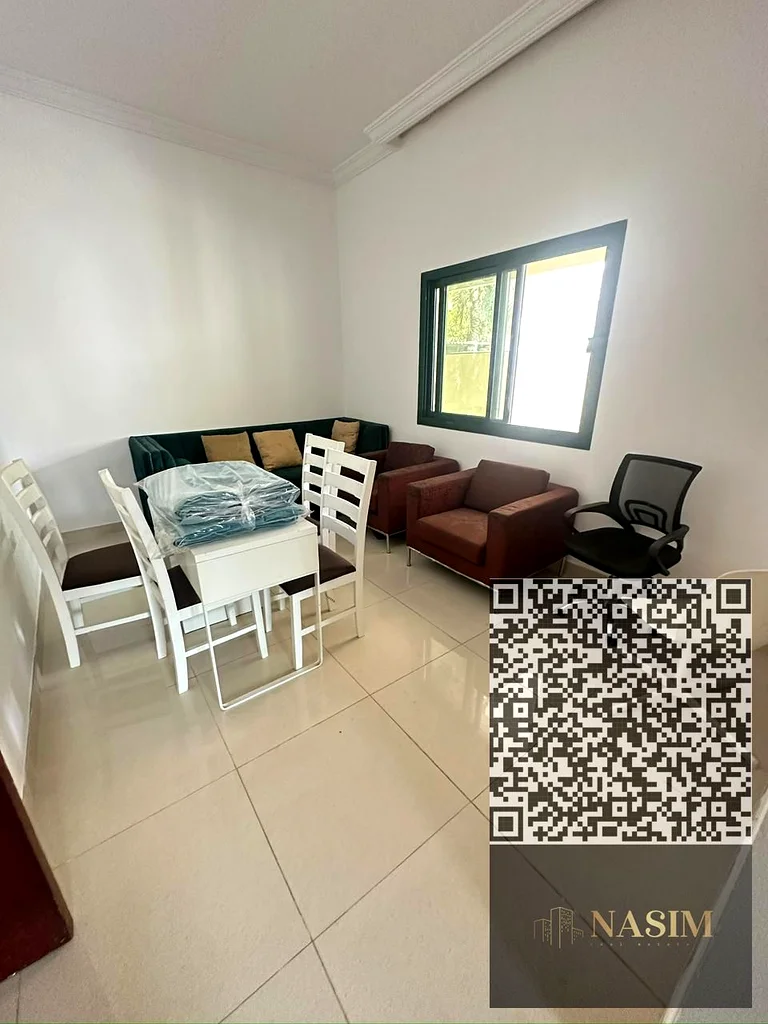 شقة بغرفة نوم واحدة وغرفة معيشة للإيجار في الرشيدية 2 – خلف أبراج الفالكون63721701077634113