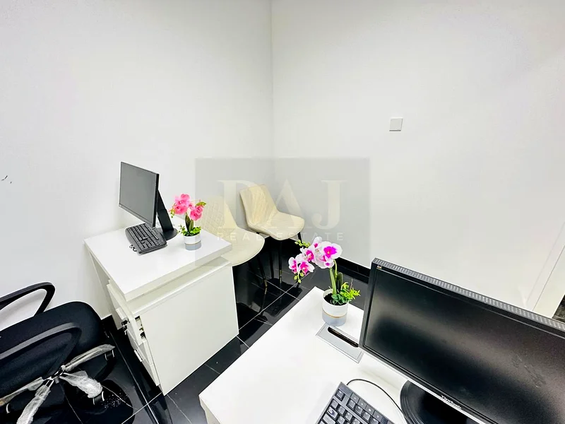 Brand new office |direct from Owner |near to Public Transport63699111817090113