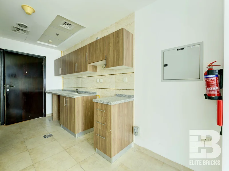 Modern Studio on a High Floor – Heart of JLT63749830288897112