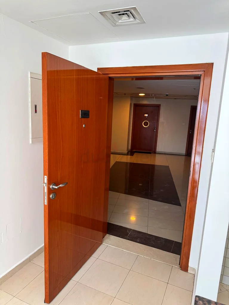 *مباشر من المالك - شقة كبيرة من غرفتي نوم بمسطح أرضي بمستوى البوديوم مع تيراس63731455934083113