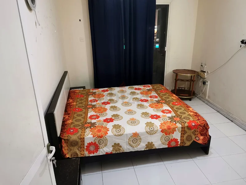غرفة مؤثثة في كاراما مع شرفة وحمام منفصل63796894123522111