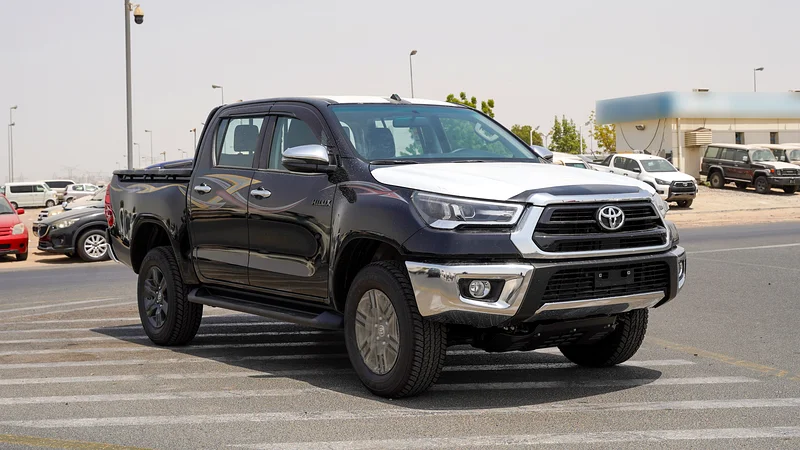 2025 TOYOTA HILUX SR5 2.7 A/T PETROL 4X4 GCC FULL OPTION63699053233025110