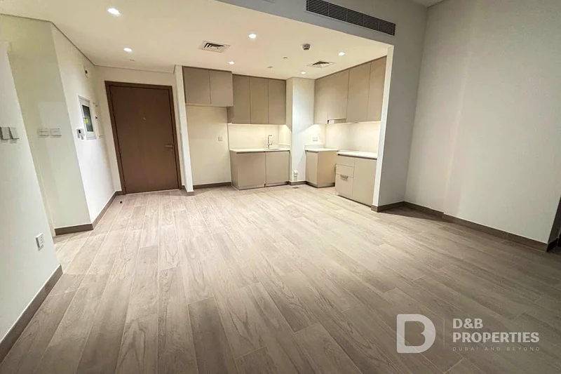Spacious Layout | Balcony | Beach Access63760408772867111
