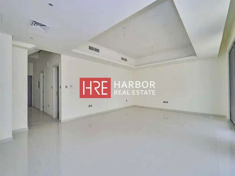 Ready to move In | Single Row | Pool View64003719225859113