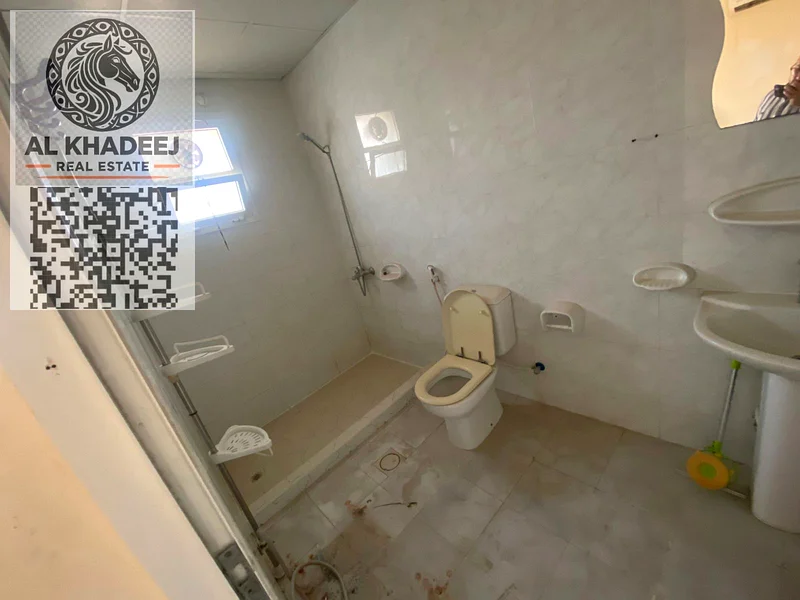 Studio apartment with separate kitchen available for annual rent in Al-Aliyah for 20,000 AED.63711340187907112