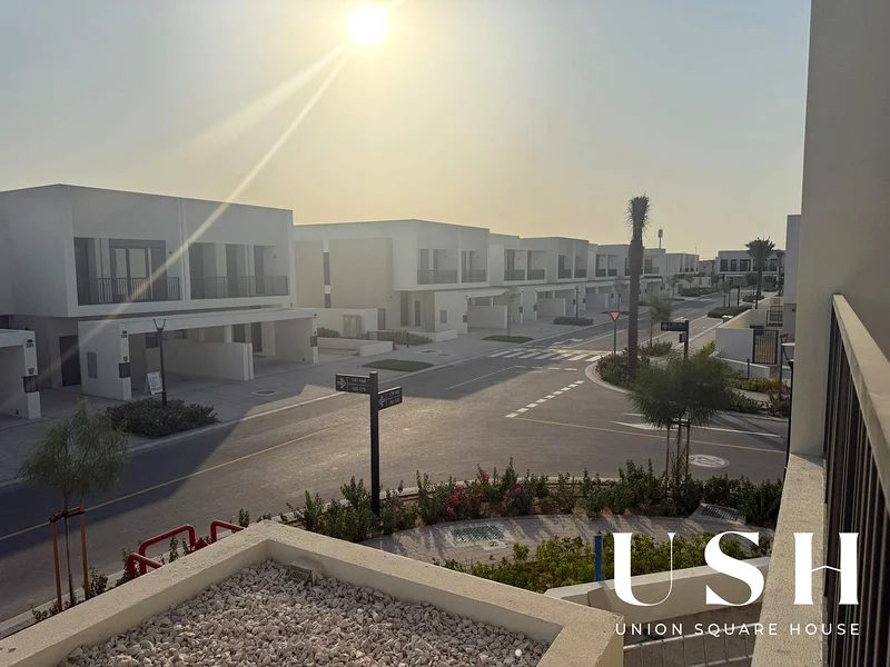 On The Pool And Park | vacant | ready to move63737182798338113