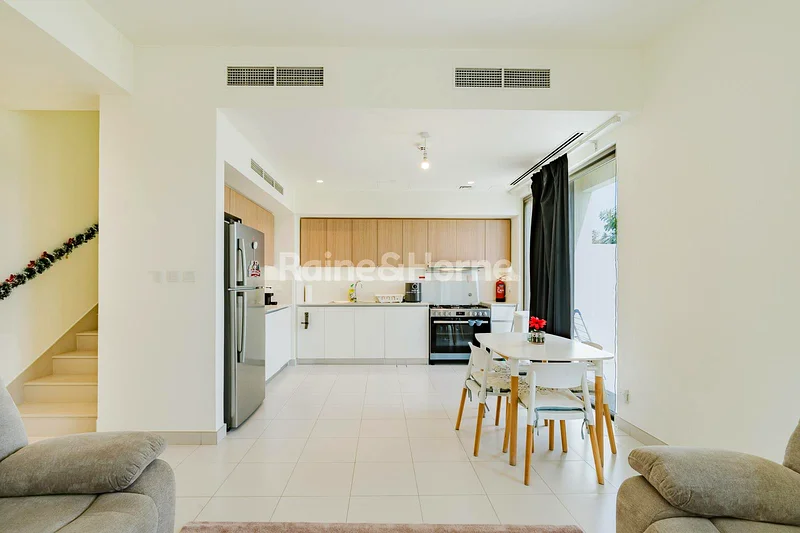Single Row | Near Pool and Gym | Corner Unit63805749428738110
