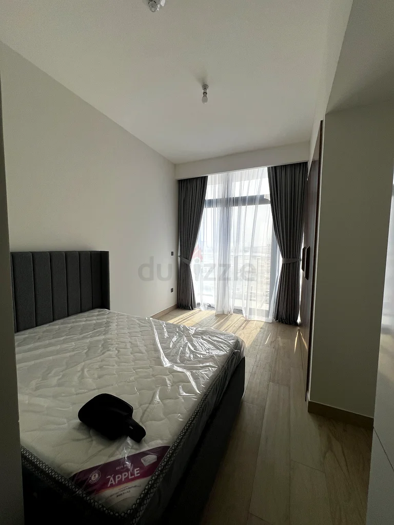 Brand New Studio Apartment, Spacious Balcony with Burj Khalifa, Pool View63832411338754111