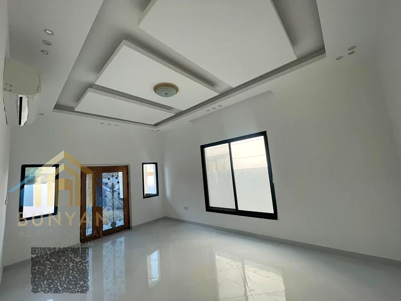 فيلا فاخرة للبيع في الروضة 2 – عجمان 🏡 لا تفوت هذه الفرصة الاستثنائية لامتلاك منزل عائلي واسع وأنيق في واحدة من أكثر المناطق السكنية رغبة في عجمان، والمعروفة بالخصوصية والهدوء، وبالقرب من المدارس ومراكز التسوق وجميع الخدمات الأساسية.63878712512001114
