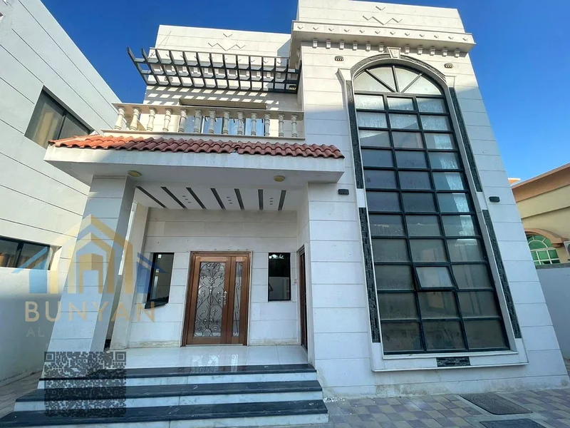 فيلا فاخرة للبيع في الروضة 2 – عجمان 🏡 لا تفوت هذه الفرصة الاستثنائية لامتلاك منزل عائلي واسع وأنيق في واحدة من أكثر المناطق السكنية رغبة في عجمان، والمعروفة بالخصوصية والهدوء، وبالقرب من المدارس ومراكز التسوق وجميع الخدمات الأساسية.63878712512001113
