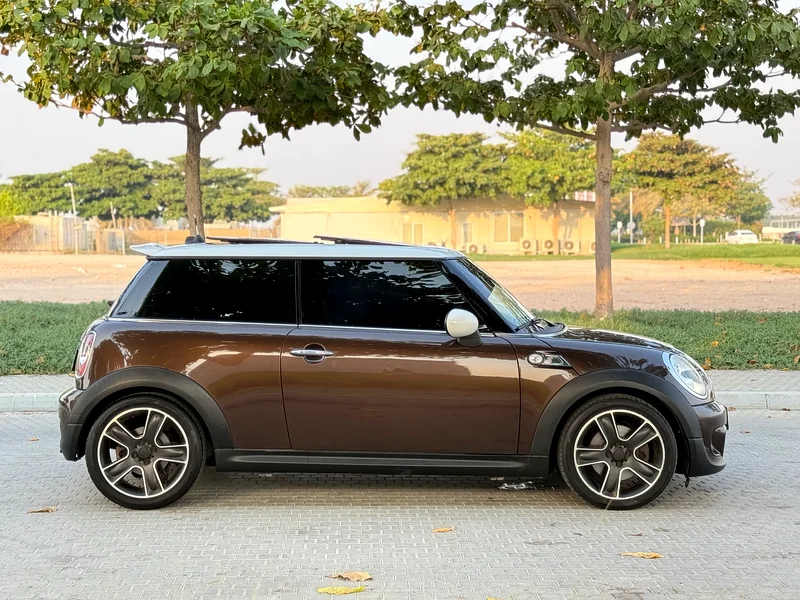 Mini Cooper S GCC 2013 panoramic full option very clean very good condition63700662093057114