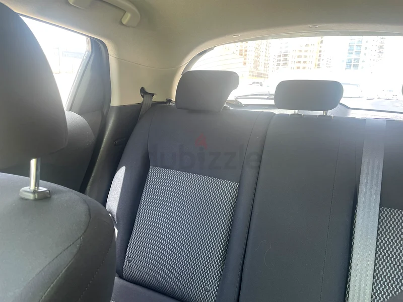نساء يقودن نيسان جوك بحالة جيدة جداً63699054068739114