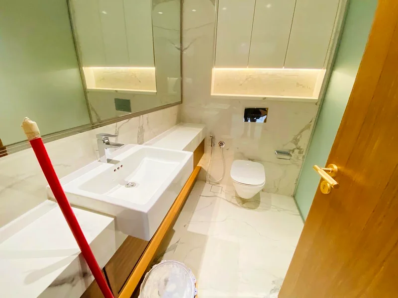 EXTRAORDINARY FINISH // ALL NEW LUXURY 2 BR APARTMENT WITH FITTED KITCHEN AND FREE AC63802449327619114