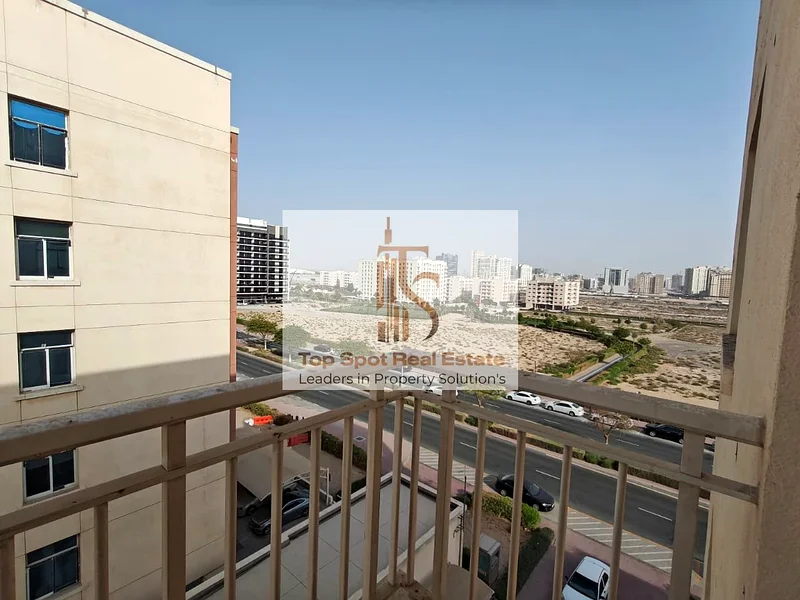موقع متميز | شقة غير مؤثثة من غرفة نوم واحدة | سهولة الوصول63808434135683111
