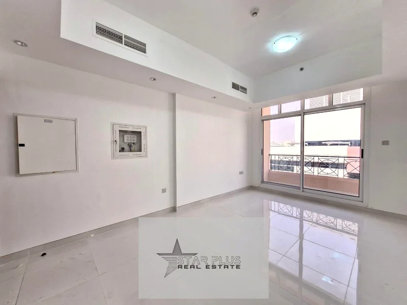 LIKE A NEW 2 BEDROOM APARTMENT AT THE MAIN LOCATION READY TO MOVE.63730149823745111