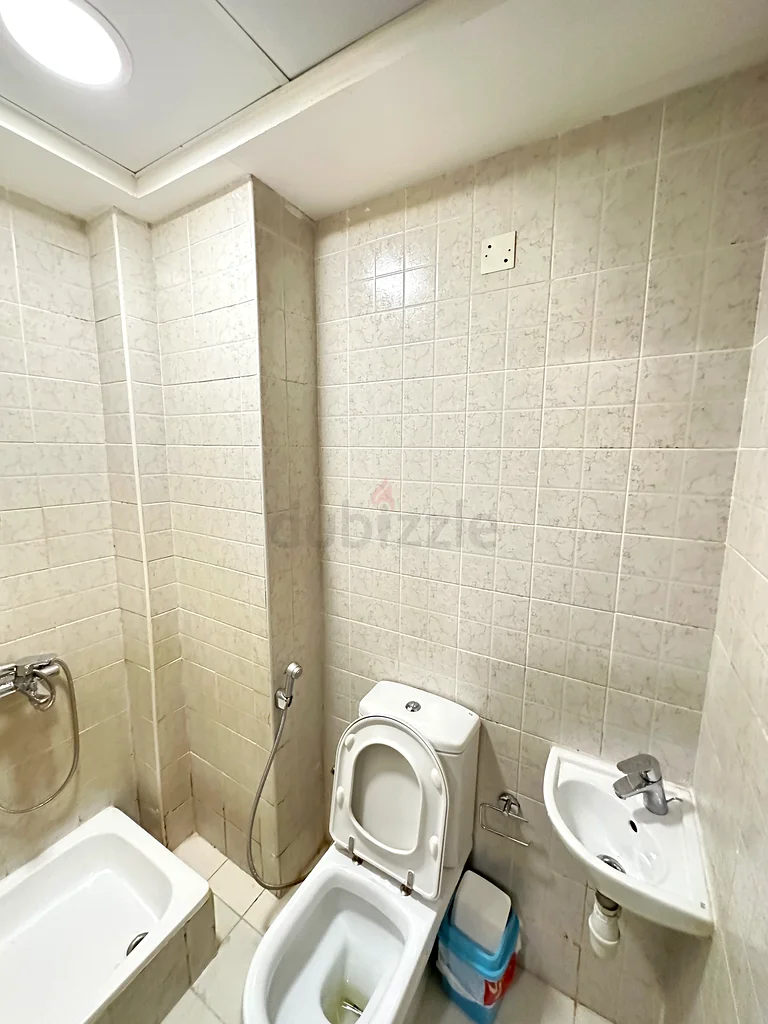 Maid Room in Fahad Tower – Tecom (Barsha Heights)63797913926658111