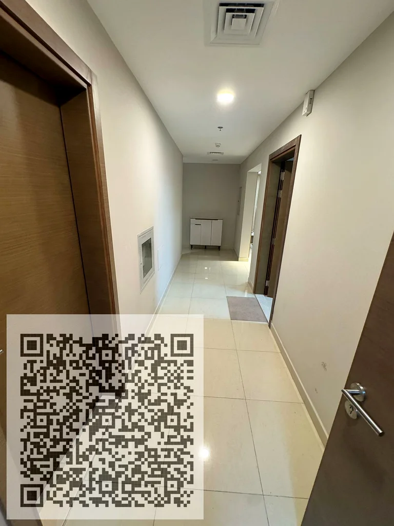 شقة فاخرة مفروشة بالكامل مكونة من غرفتين نوم للبيع في برج جلفا بإطلالة مفتوحة63887721030017113
