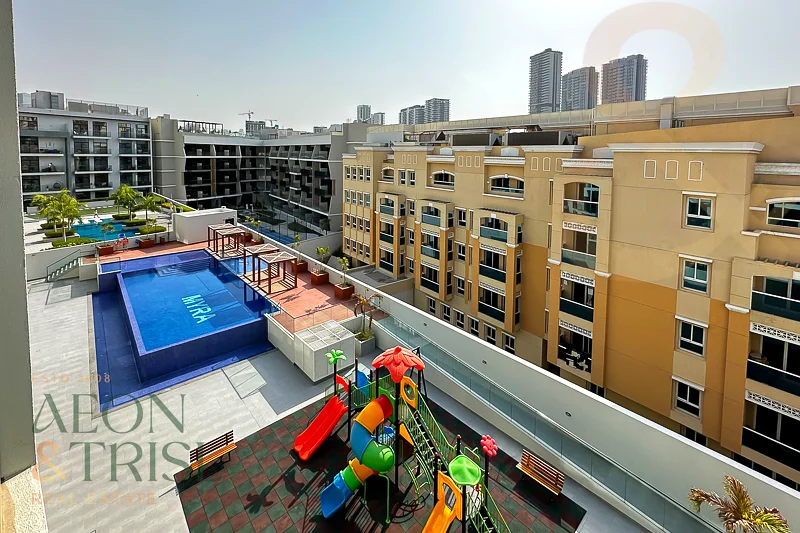 Pool View | Chiller Free | White Goods Included63778781876481113