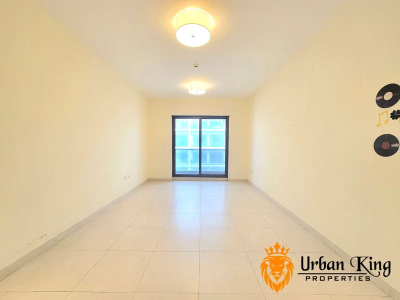 منظر أنيق على الجدول مع شرفة كبيرة | مرافق من الدرجة الأولى | جاهز للانتقال63739831905283111