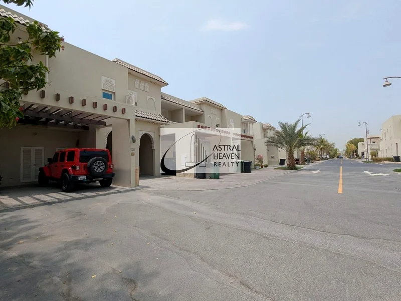 فيلا بـ 3 غرف نوم وغرفة خادمة - فيلا واسعة - جاهزة للانتقال63762023356033111
