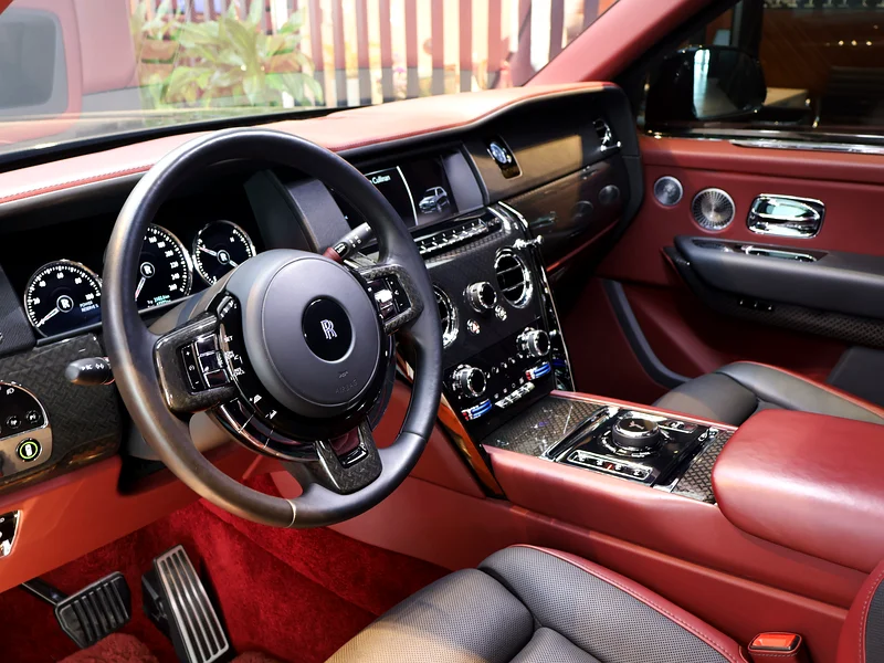 Rolls-Royce Cullinan Black Badge Model Year 2021 | 67,372 km63699024489090113