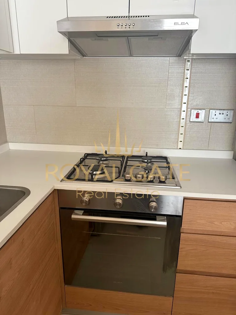 شقة رائعة | طابق متوسط | إطلالة على المسبح والبحر63843065479553114