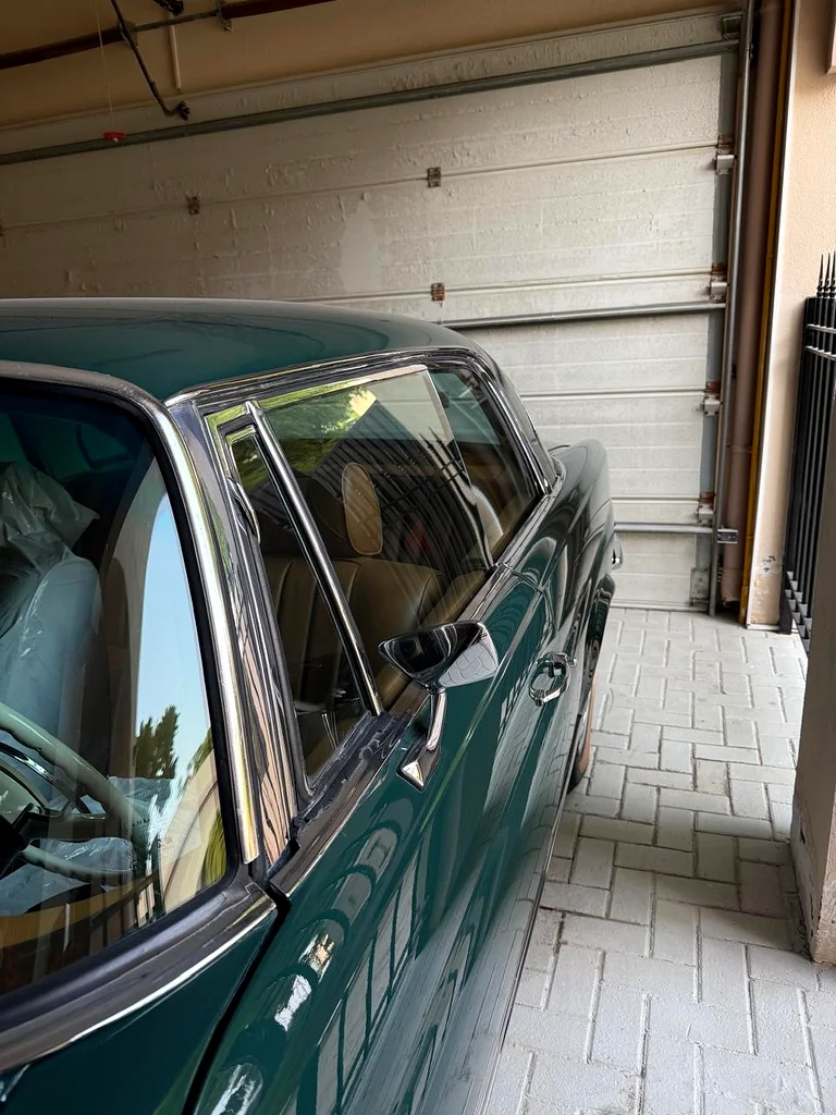 1968 Mercedes-Benz 280 SE – Classic Executive Sedan (Rare Vintage)63699041895938111