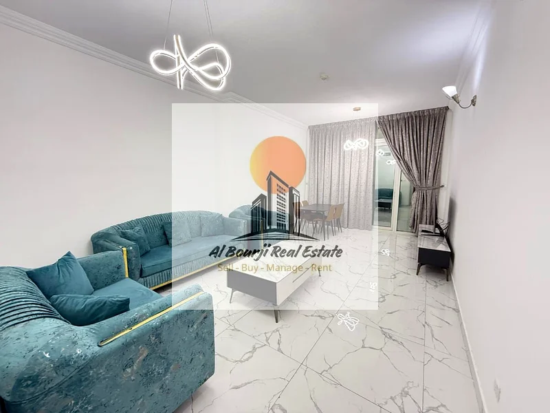 شقة بغرفتي نوم مع غرفة معيشة كبيرة وإطلالة على الماء63811564890369110