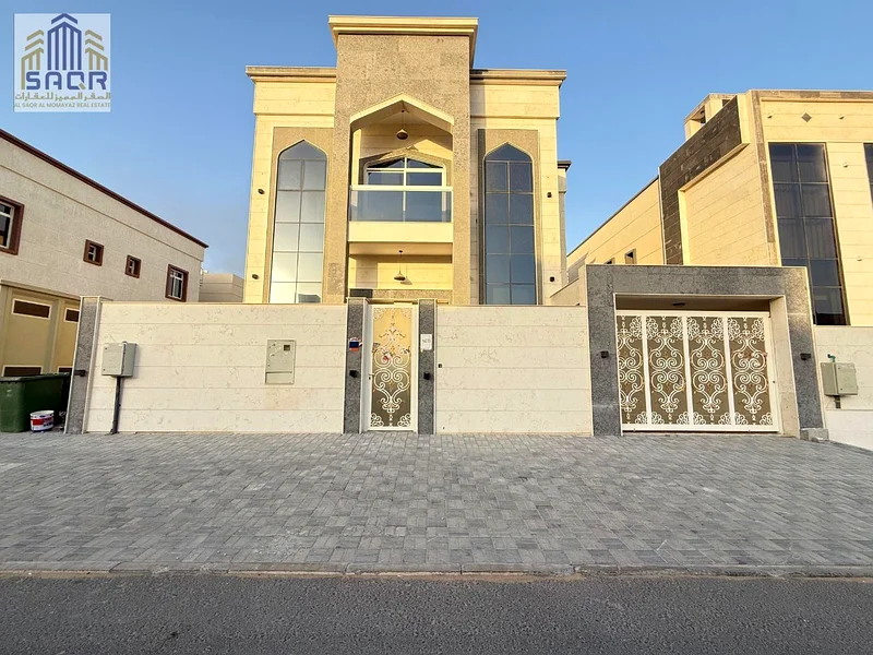 فيلا بتصميم كلاسيكي للإيجار في منطقة الياسمين على شارع رئيسي.63722360393091110