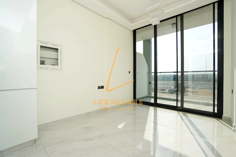 MODERN STUDIO | VACANT NOW | UNFURNISHED | CLEAN63725560334595114
