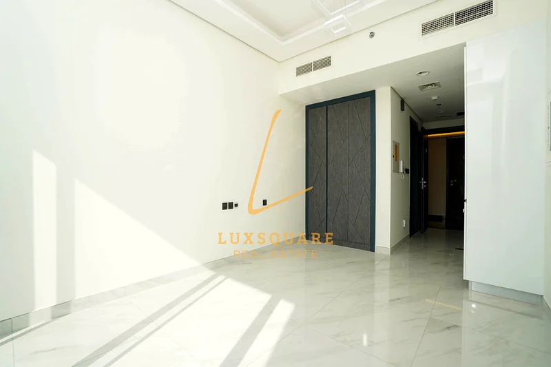 MODERN STUDIO | VACANT NOW | UNFURNISHED | CLEAN63725560334595112
