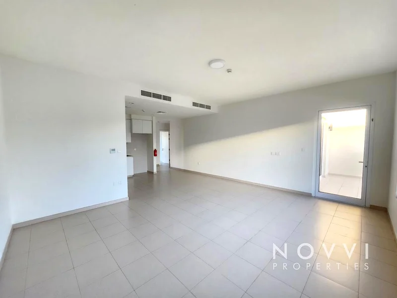 Vacant | Single Row | Park Facing | Urbana 163805356120322114