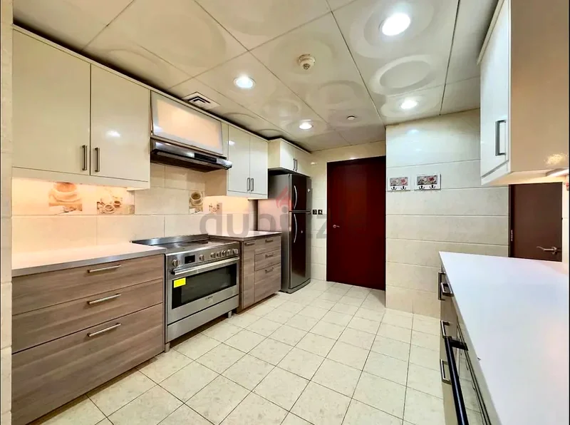@Emirates Tower Metro Ladies Only ‼️ Brand New Bed Space Master Room Burj Khalifa view64049789667586113