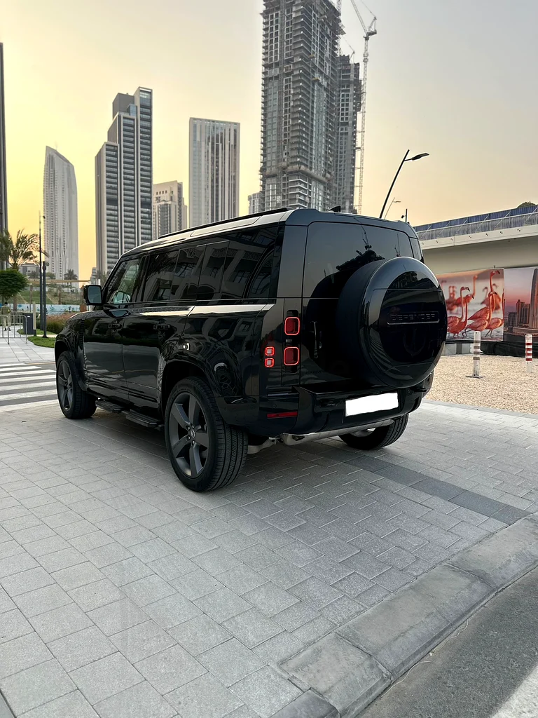 Defender 2025 P400 *X-Dynamic-SE 110*
6 cylinder American specs 
Headup display, Large screen, inter63700287691009113