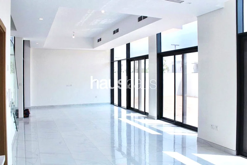 Brand New | Vacant | Viewings now | Type B63763279766403113