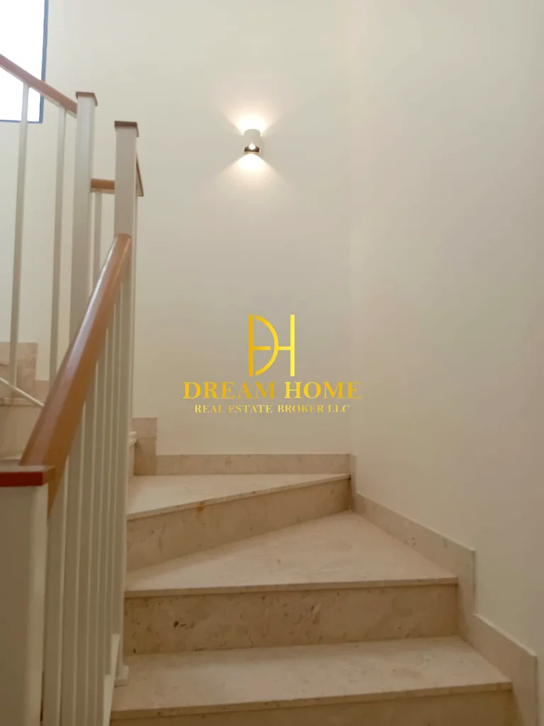 فيلا فارغة مكونة من 3 غرف نوم + غرفة خادمة، تخطيط واسع63751404864385114