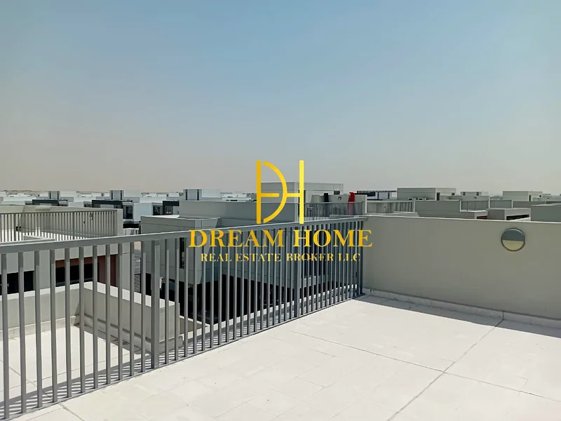 فيلا فارغة مكونة من 3 غرف نوم + غرفة خادمة، تخطيط واسع63751404864385110