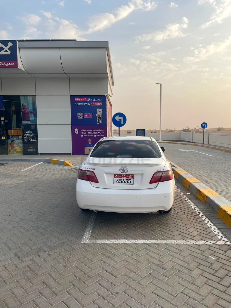 سيارة تويوتا كامري 2007 كاملة الخيارات للبيع السعر قابل للتفاوض63699049677315114